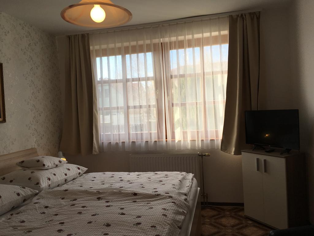 Gitta Apartman บุค ภายนอก รูปภาพ
